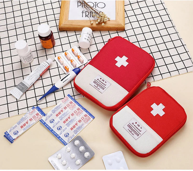 2 Colors Portable First Aid Kit For Home Outdoor Travel Camping Emergency Medical Bag Small Carrying Medical Treatment Packs