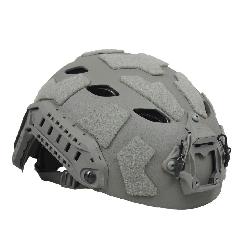 Carbon Fiber Tactical Helmet, Perforated Version, Breathable Field Mountaineering Parachute Riding Helmet, SF, H016