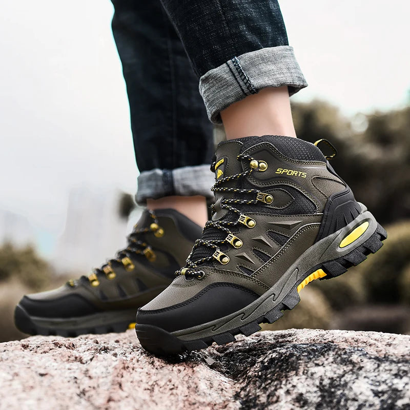 New Men's Hiking Shoes women Mountain Climbing Sneaker Wear-resistant Trekking Walking Sneakers winter plush Fashion Couple Shoe