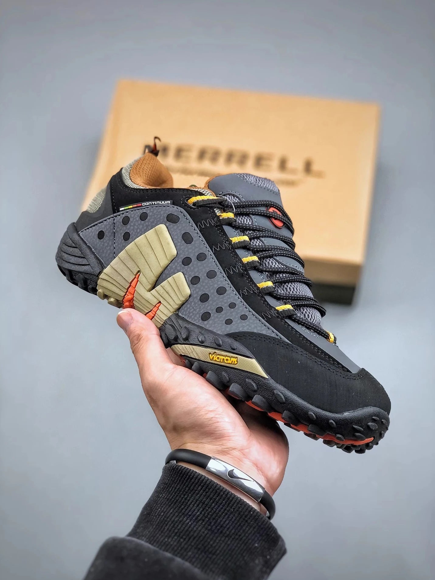 Merrell Men's Outdoor Mountaineering Shoes Autumn and Winter Anti slip and Wear resistant Hiking Shoes Fashion Low Top Casual