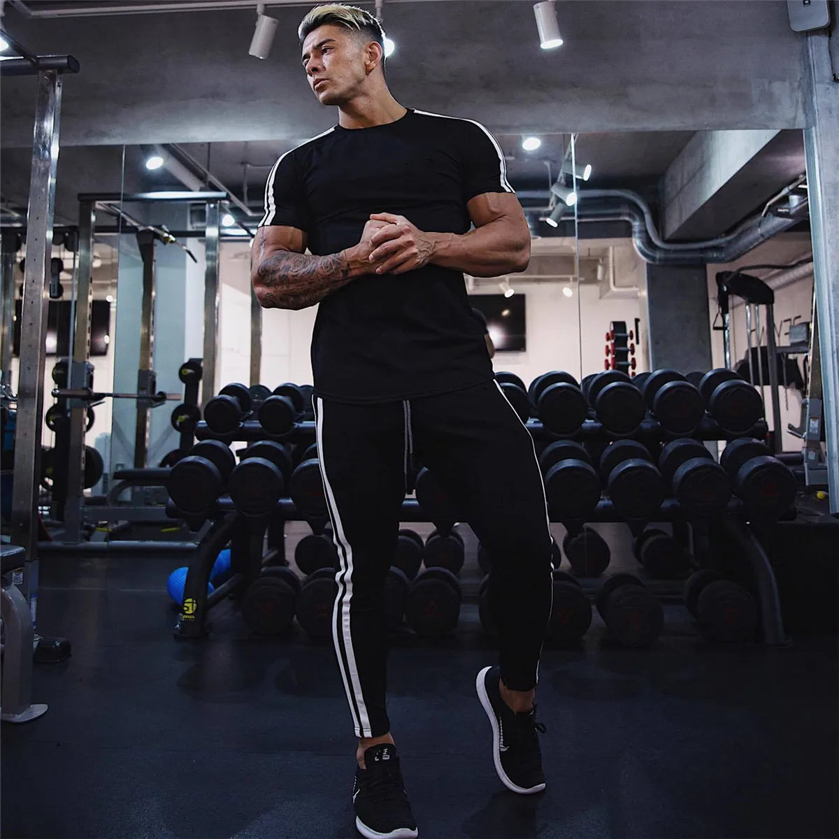 Red Gym Fitness T-shirt Men Running Sport Skinny Shirt Short Sleeve Cotton Tee Tops Summer Male Bodybuilding Training Clothing